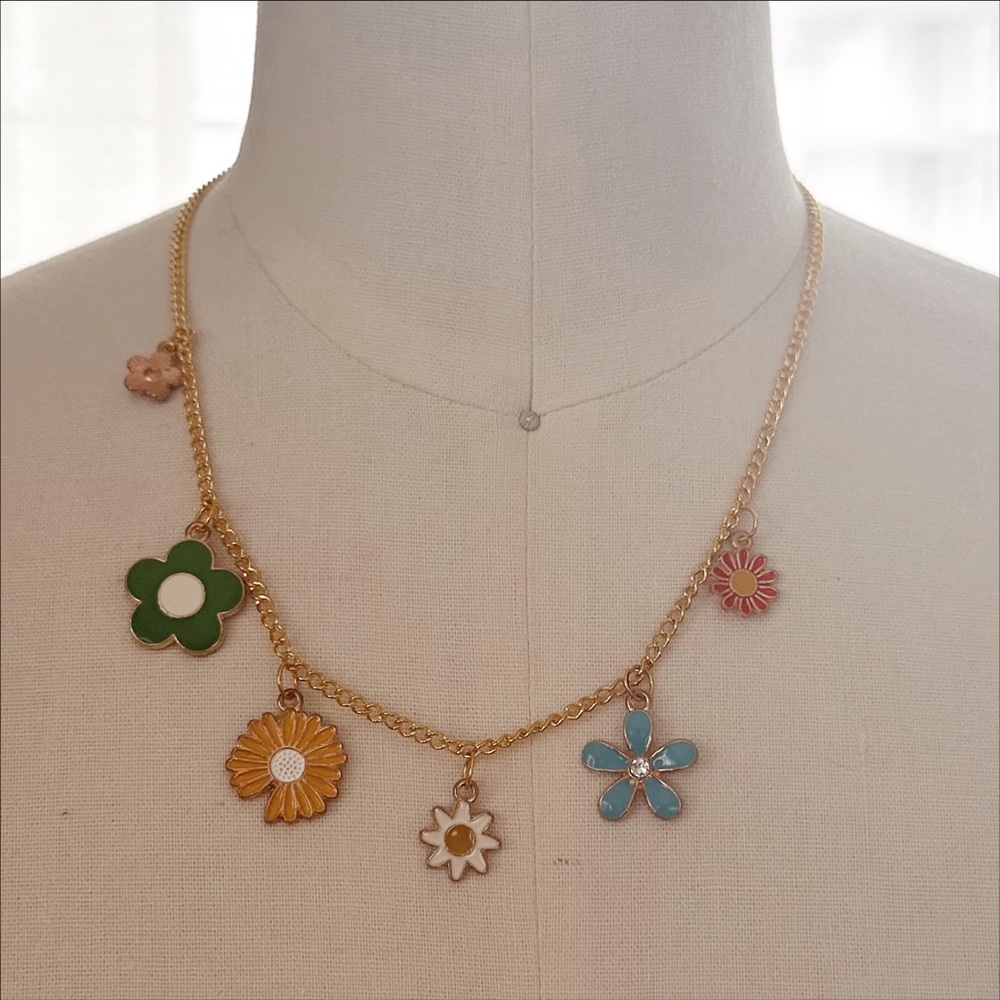 Y2K FLORAL CHARM necklace - Picture 3 of 4